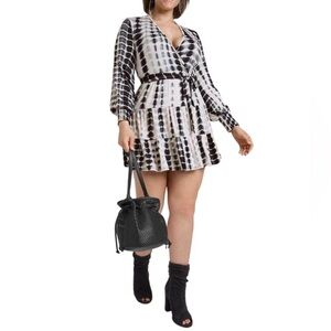 Venus-NWT Tie Dye Surplice V-Neck Elastic Waist Tiered Mini Dress/Tunic. Rayon